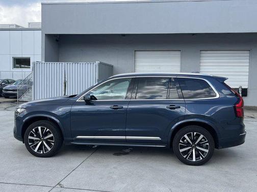 2025 Volvo XC90 B5 Core
