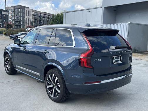 2025 Volvo XC90 B5 Core
