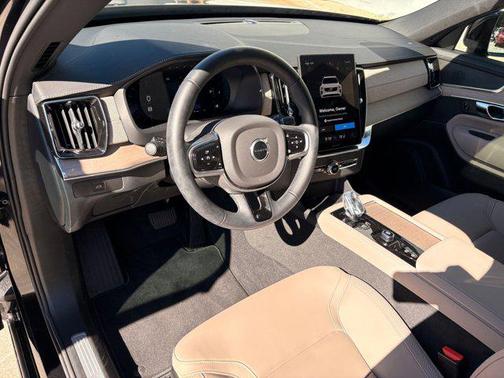 2025 Volvo XC90 B6 Core
