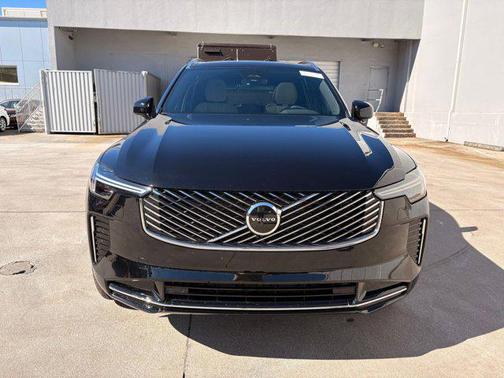 2025 Volvo XC90 B6 Core