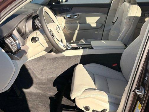 2026 Volvo XC90 B6 Ultra 6-Seater