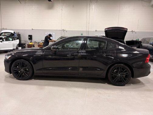 2024 Volvo S60 B5 Plus Black Edition