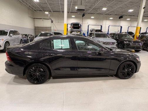 2024 Volvo S60 B5 Plus Black Edition