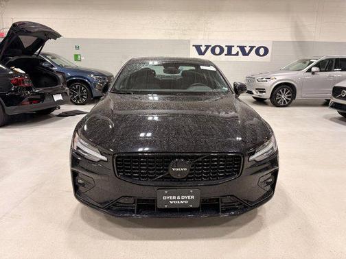 2024 Volvo S60 B5 Plus Black Edition