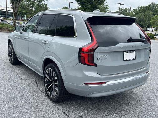 2025 Volvo XC90 B5 Plus 7-Seater