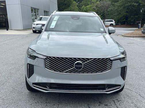 2025 Volvo XC90 B5 Plus 7-Seater