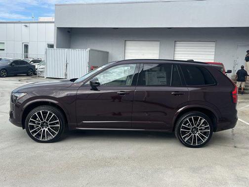 2026 Volvo XC90 B6 Ultra Dark Theme 7-Seater