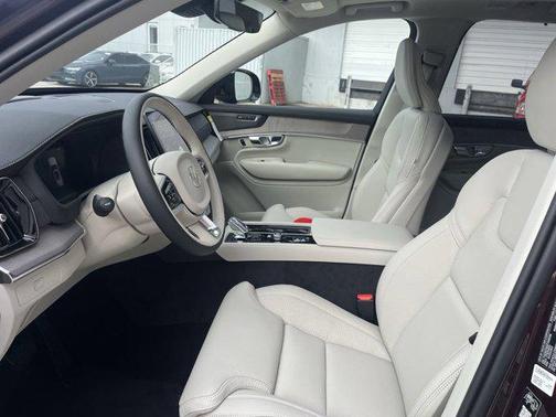2026 Volvo XC90 B6 Ultra Dark Theme 7-Seater