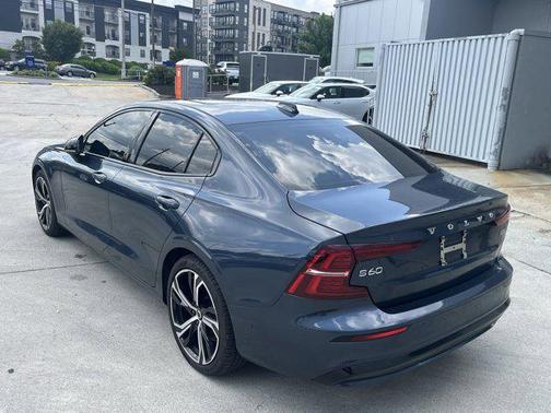 2024 Volvo S60 B5 Ultimate Dark Theme