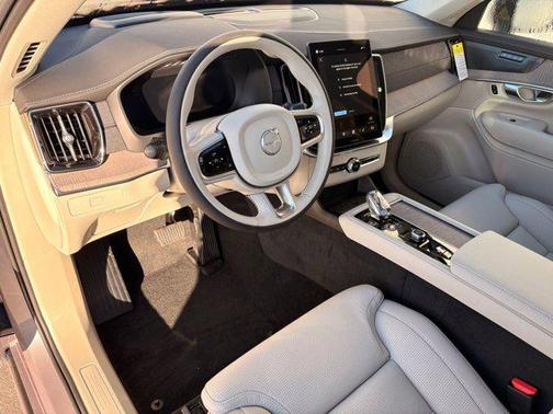 2026 Volvo XC90 B6 Ultra Dark Theme 7-Seater