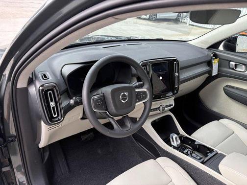 2026 Volvo XC40 B5 Plus