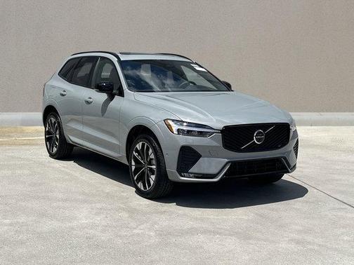 2026 Volvo XC60 B5 Plus