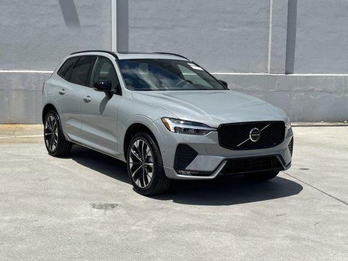 2026 Volvo XC60 B5 Plus