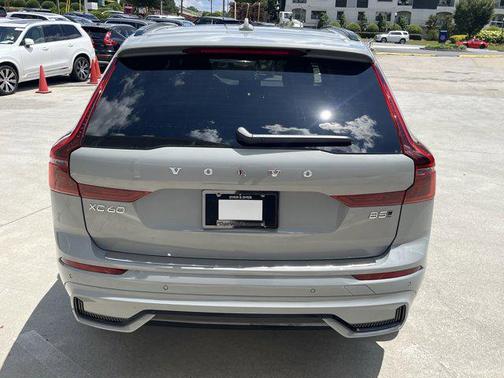 2026 Volvo XC60 B5 Plus