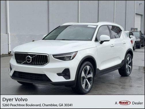 2023 Volvo XC40 B5 Plus Bright Theme