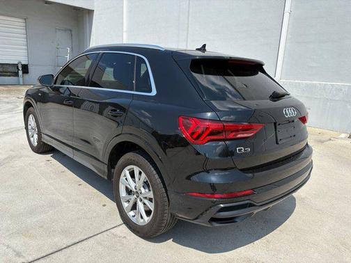 2022 Audi Q3 45 S line Premium