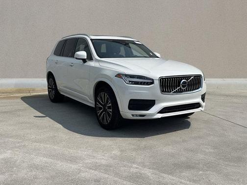 2020 Volvo XC90 T6 Momentum