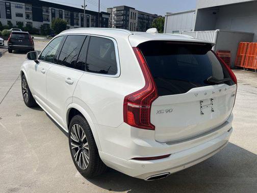2020 Volvo XC90 T6 Momentum
