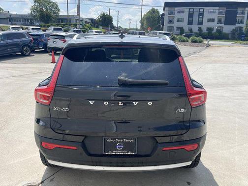 2024 Volvo XC40 B5 Plus Bright Theme