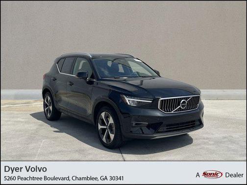 2024 Volvo XC40 B5 Plus Bright Theme