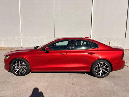 2019 Volvo S60 T6 Momentum