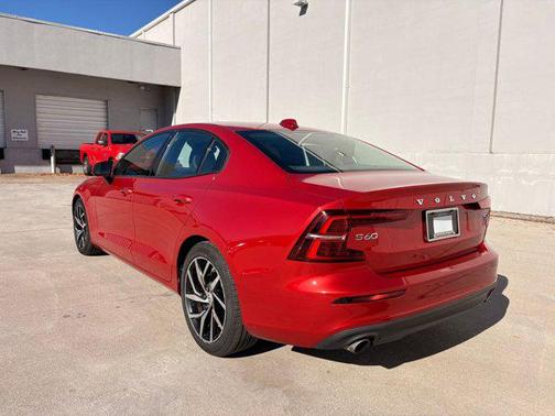 2019 Volvo S60 T6 Momentum