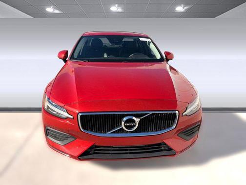 2019 Volvo S60 T6 Momentum