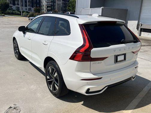 2026 Volvo XC60 B5 Core