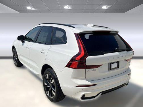 2026 Volvo XC60 B5 Core