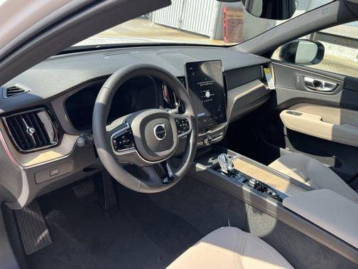 2026 Volvo XC60 B5 Core