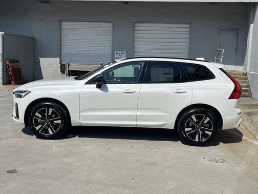 2026 Volvo XC60 B5 Core