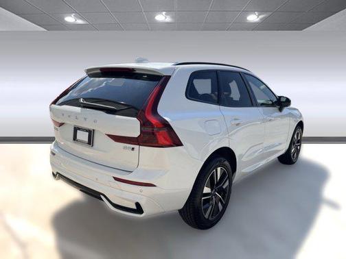 2026 Volvo XC60 B5 Core