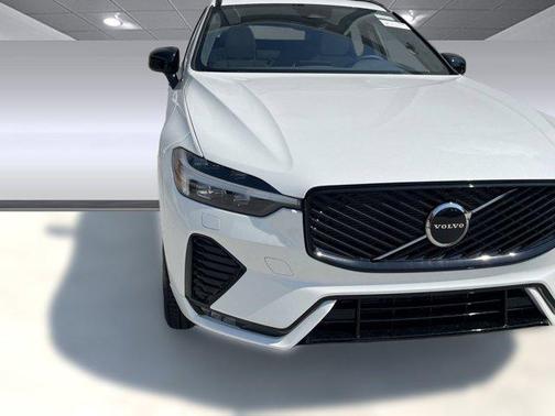 2026 Volvo XC60 B5 Core