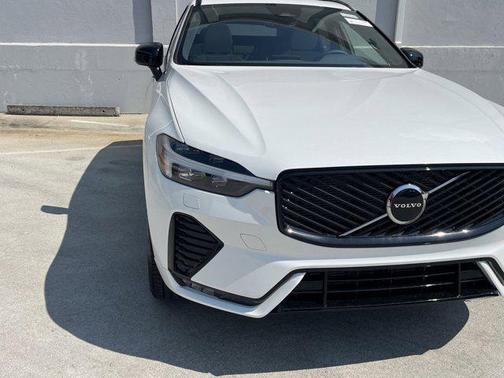 2026 Volvo XC60 B5 Core