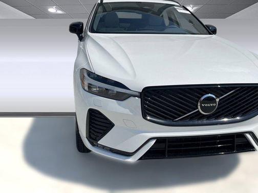2026 Volvo XC60 B5 Core