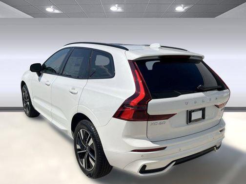 2026 Volvo XC60 B5 Core
