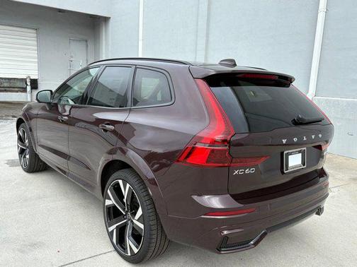 2026 Volvo XC60 B5 Ultra
