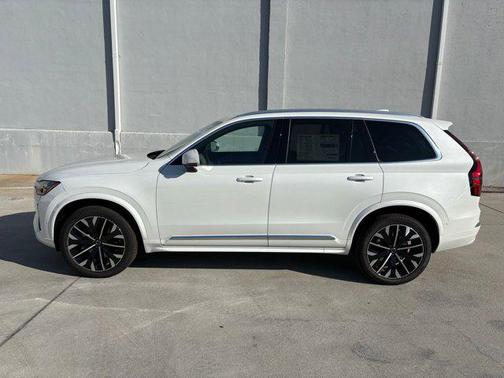 2026 Volvo XC90 B6 Plus 7-Seater