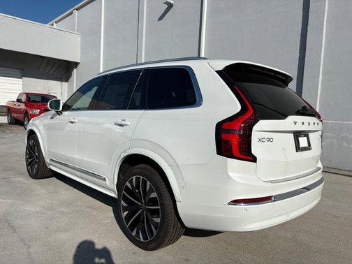 2026 Volvo XC90 B6 Plus 7-Seater