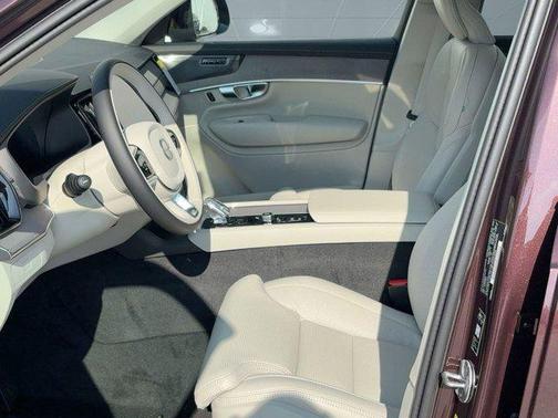 2026 Volvo XC90 B6 Ultra Dark Theme 7-Seater