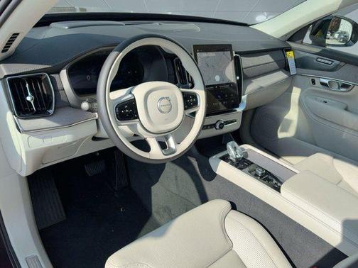 2026 Volvo XC90 B6 Ultra Dark Theme 7-Seater