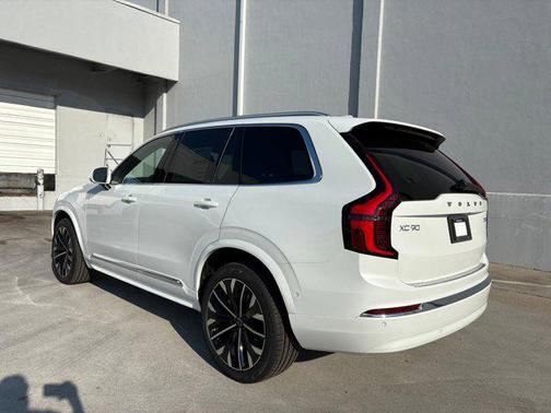 2026 Volvo XC90 B6 Plus 7-Seater