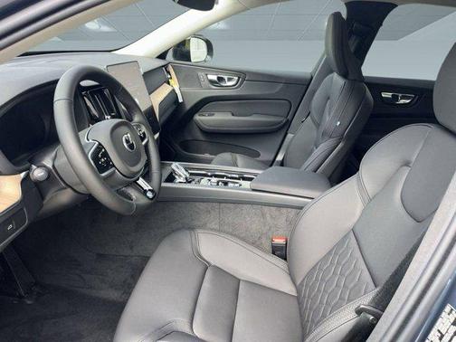2026 Volvo XC60 B5 Core
