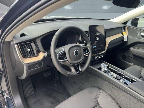 2026 Volvo XC60 B5 Core