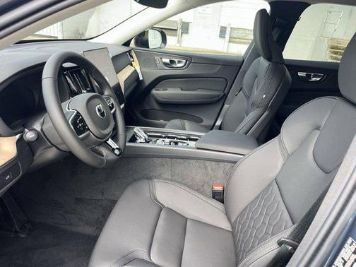 2026 Volvo XC60 B5 Core