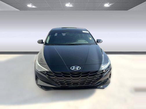 2023 Hyundai ELANTRA SE