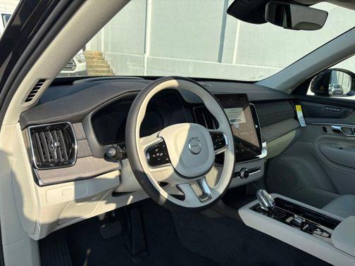 2026 Volvo XC90 B5 Ultra 7-Seater