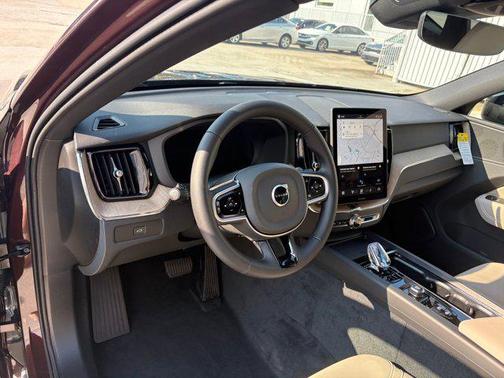 2026 Volvo XC60 B5 Plus