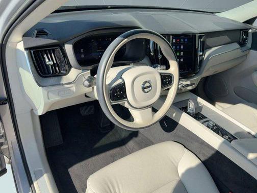 2023 Volvo XC60 Recharge Plug-In Hybrid T8 Plus Dark Theme