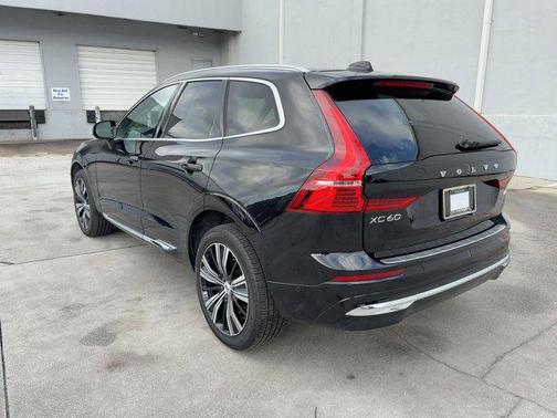 2023 Volvo XC60 B5 Plus Bright Theme